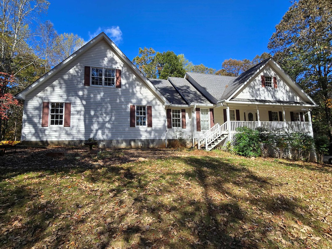 THIS GAINESVILLE, GA, HOME RECEIVED OUR HOUSE WASHING SERVICE TO PREPARE IT FOR SALE